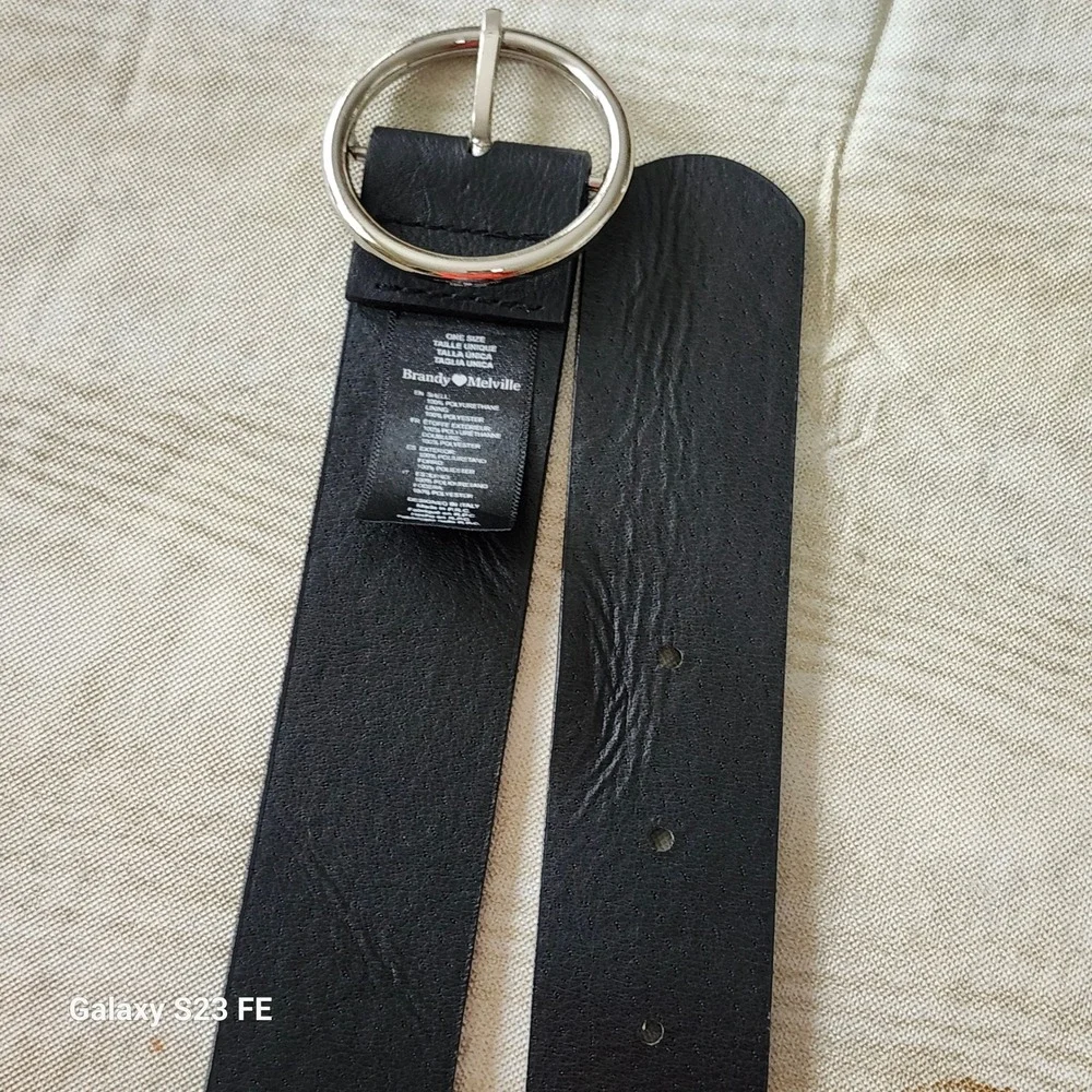 Brandy‎ Melville Belt Women OS Black Vegan  Leather Silver Circle Buckle